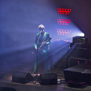 Robe-Triggerfinger_chanteur_backlight_Vignette