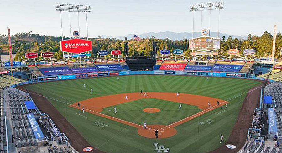 YDI ✎ Dodgers – Center Field Plaza