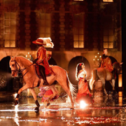 Robe_Richelieu_Musketeer_Puy_du_Fou_France_Photo_William_Jezequel