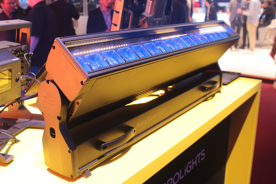 Prolights-Astra-blade-100IP