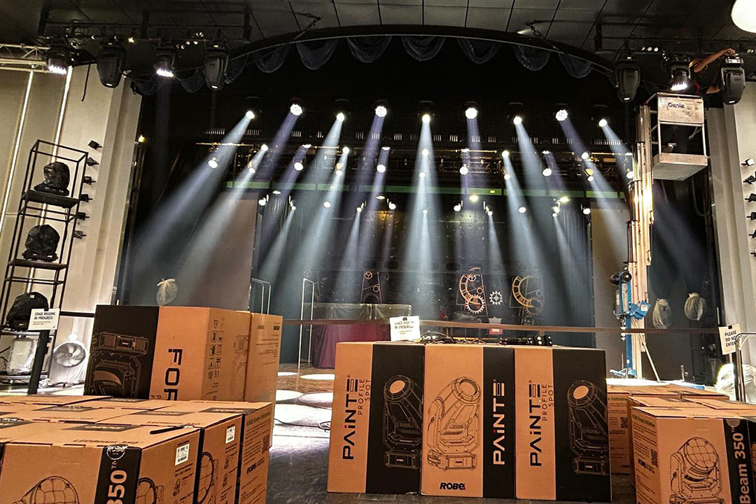 Robe-Carnival-Cruise